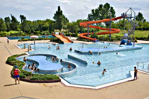 Erlebnisbad "Saaleperle"1
